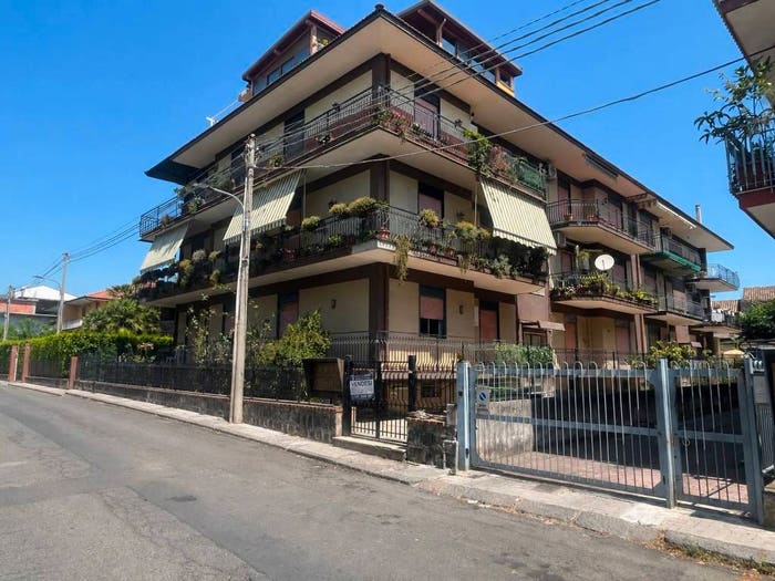 Appartamento con 5 locali in vendita in Via Guglielmo Oberdan, Fiumefreddo di Sicilia