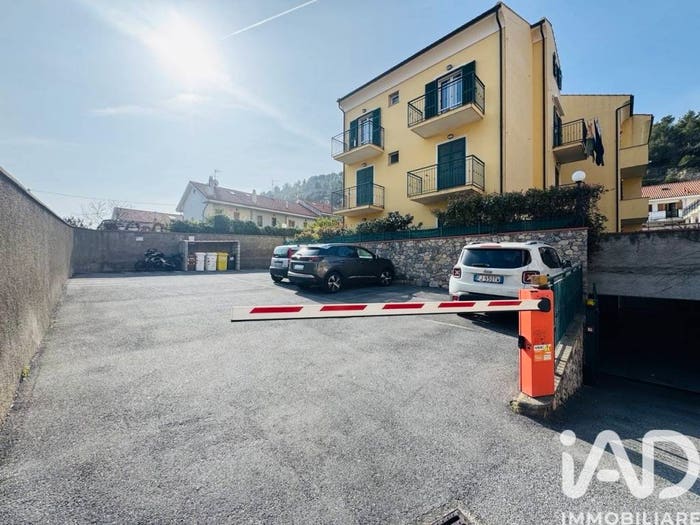 Appartamento trilocale in vendita in Via Provinciale, Centro, Toirano