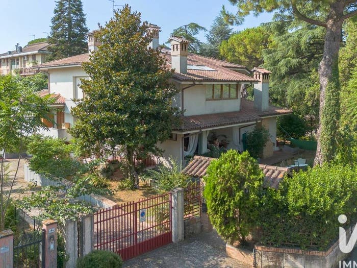 Casa con 6 locali in vendita in Via Alcide de Gasperi, Appignano