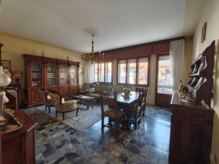 Appartamento con 5 locali in vendita in Via Vittorio Alfieri, Centro, Bondeno
