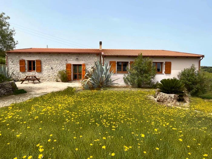 Casa con 5 locali in vendita in LOC SANTU PEDRU, Chiaramonti