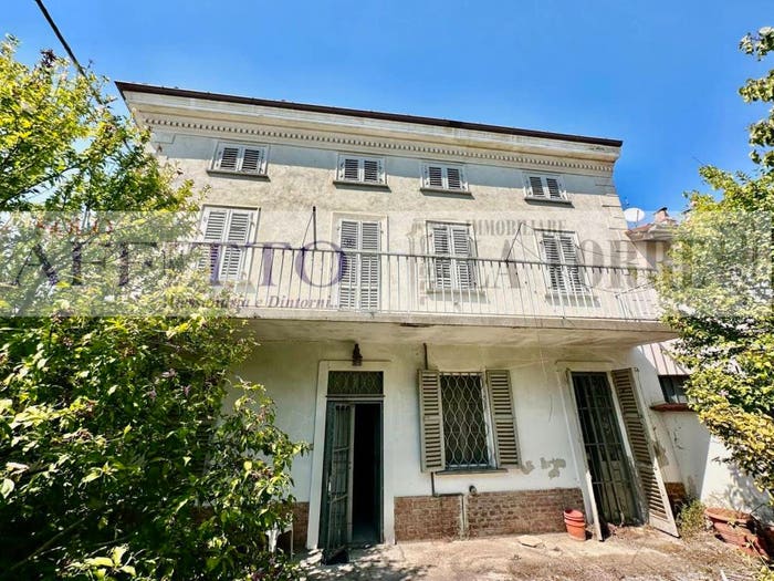 Casa con 6 locali in vendita in Quargnento