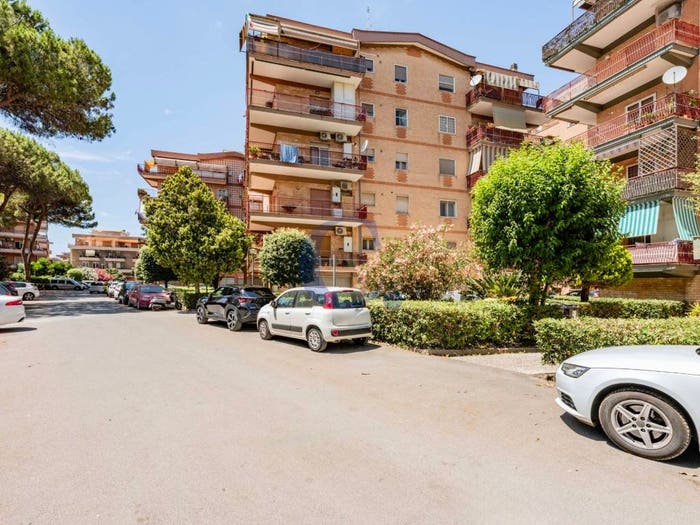 Appartamento quadrilocale in vendita in Via Trapani, Centro, Ladispoli