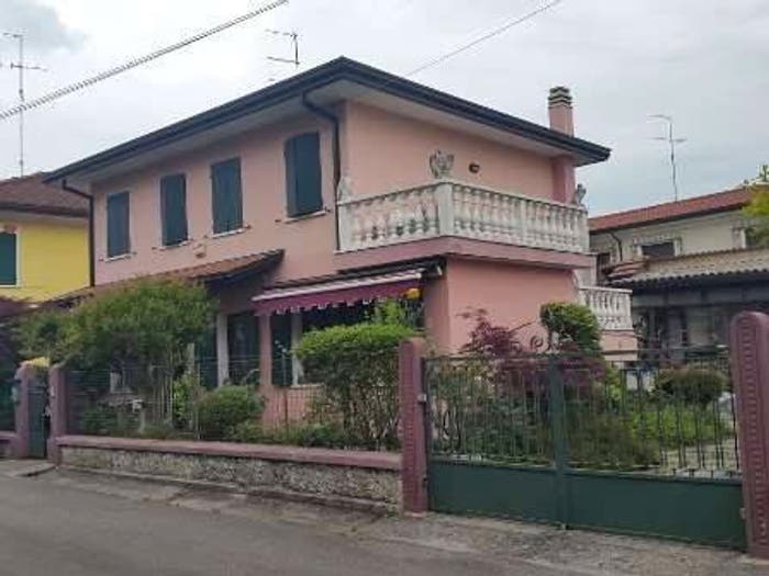 Casa con 6 locali in vendita in Via G Garibaldi, Centro, Meduna di Livenza