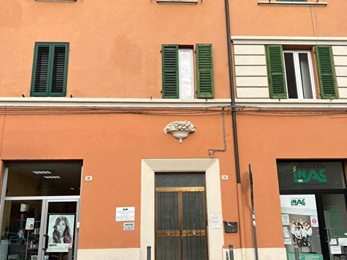 Appartamento trilocale in vendita in Via Scrima, Piano, Ancona