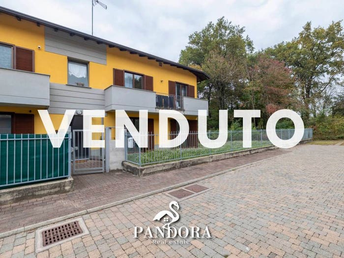 Appartamento trilocale in vendita in Via Rebuschini, Centro, Brebbia