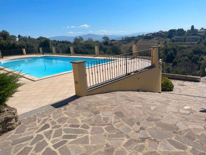 Casa con 6 locali in vendita in Via Monte Soriano, Castelnuovo di Porto