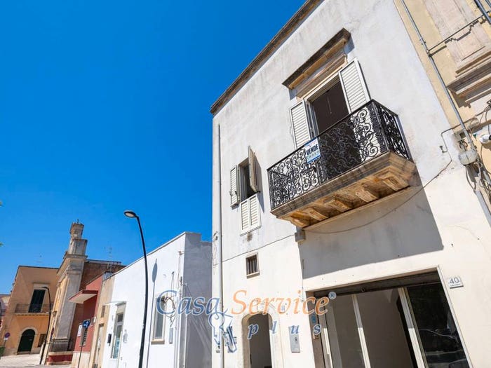 Casa con 6 locali in vendita in Via Principe di Napoli, Centro, Neviano