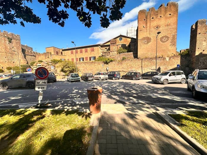 Casa trilocale in vendita in Piazza Aldo Moro, Centro, Cerveteri