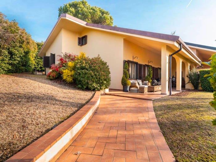 Casa con 6 locali in vendita in Via Grosso, Roaschia, Chieri