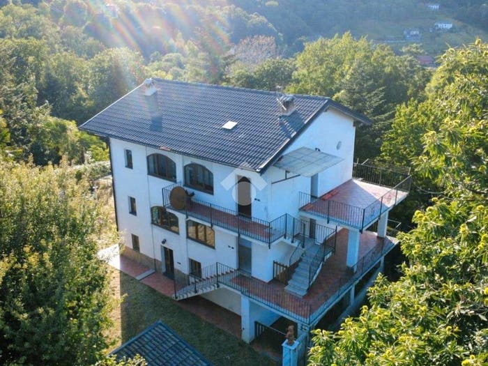 Casa con 6 locali in vendita in Regione mucchiando, Val di Chy