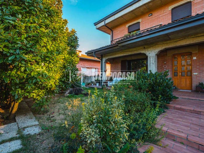Casa con 5 locali in vendita in Via Ada Negri, Centro, Castelvetro di Modena