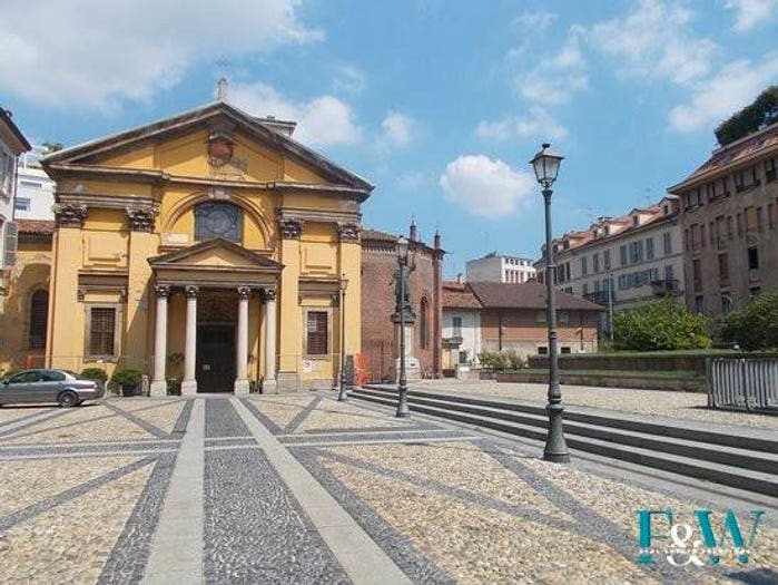 Appartamento quadrilocale in vendita in Piazza Borromeo, Carrobbio, Milano