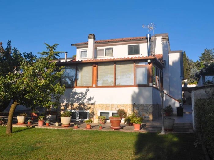 Casa con 6 locali in vendita in Via della Repubblica, Castellina Marittima