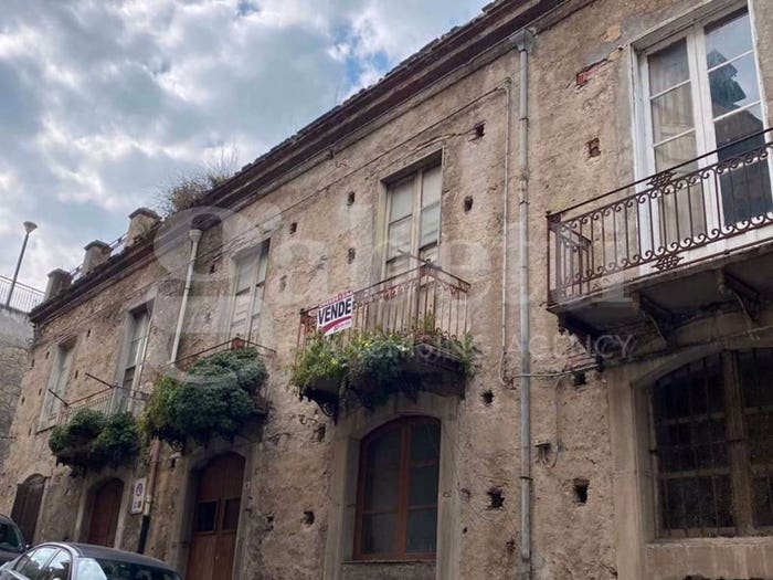 Appartamento con 6 locali in vendita in Via C Battisti, Centro, Patti
