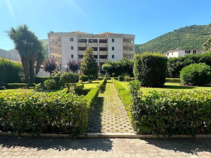 Appartamento quadrilocale in vendita in Via Napoli, San Felice A Cancello