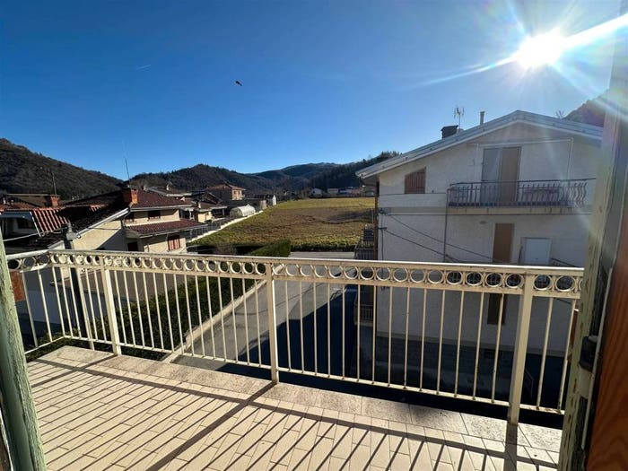 Appartamento trilocale in vendita in Via Mombrisone, Centro, Chiusa di Pesio