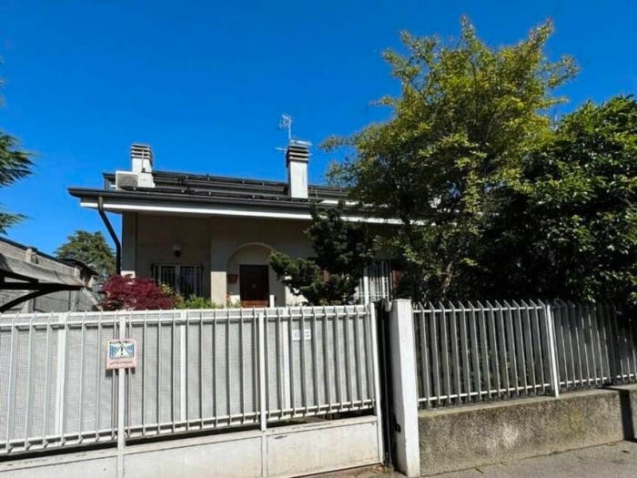 Casa quadrilocale in vendita in Via Cesare Lombroso, Cassina Amata, Paderno Dugnano