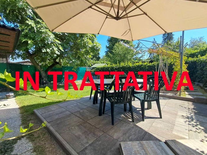 Appartamento quadrilocale in vendita in Via Camillo Benso di Cavour, Buguggiate