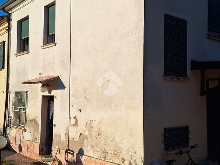 Casa quadrilocale in vendita in Strada Villanova Superiore, Villanova, Bagnacavallo