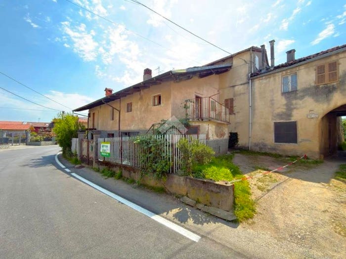Casa con 6 locali in vendita in Via Vittorio Emanuele, Centro, Giaveno