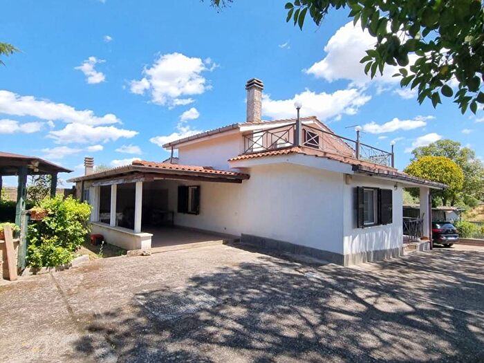 Casa quadrilocale in vendita in Via Ardeatina, Ardeatina, Albano Laziale