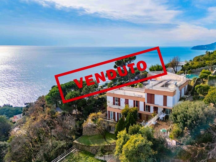 Appartamento con 5 locali in vendita in Strada privata del Belvedere, Pineta, Arenzano