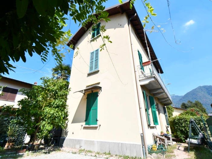 Casa bilocale in vendita in Via cinque giornate, Cernobbio
