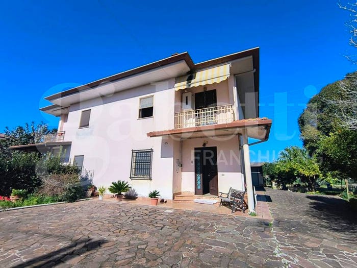 Casa quadrilocale in vendita in Strada Santa Croce, Borgo Podgora, Latina