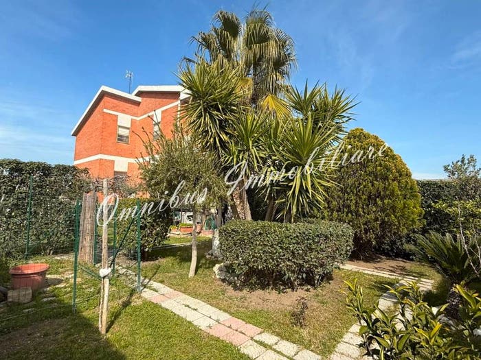 Casa con 5 locali in vendita in SS, Via Napoli, Foggia