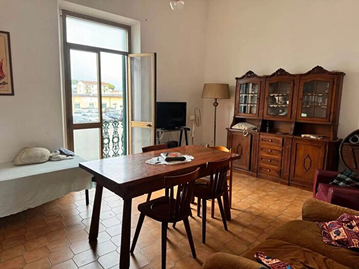 Casa quadrilocale in vendita in Via Michele Coppino, Darsena Ex Campo di Aviazione, Viareggio