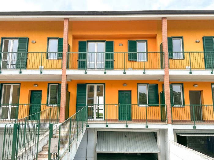 Casa quadrilocale in vendita in Strada Statale Padana Inferiore, Redavalle