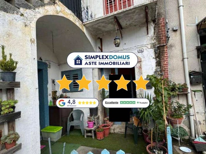 Appartamento quadrilocale in vendita in Vicolo Mele, Centro, Forino