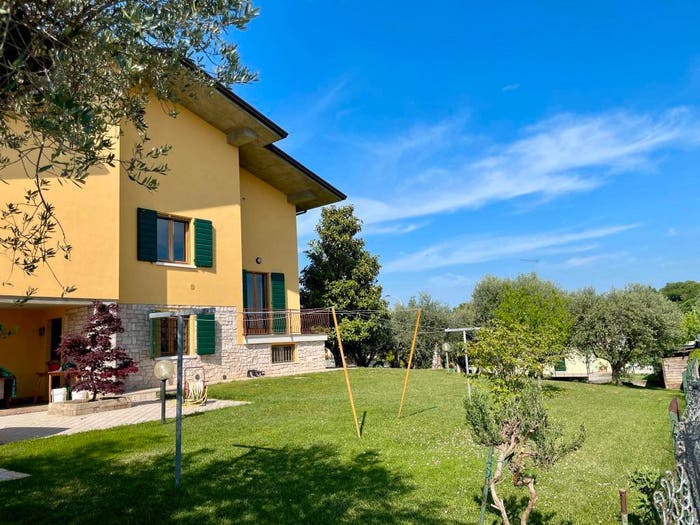 Casa con 6 locali in vendita in Via Isabella d'Este, Cavriana