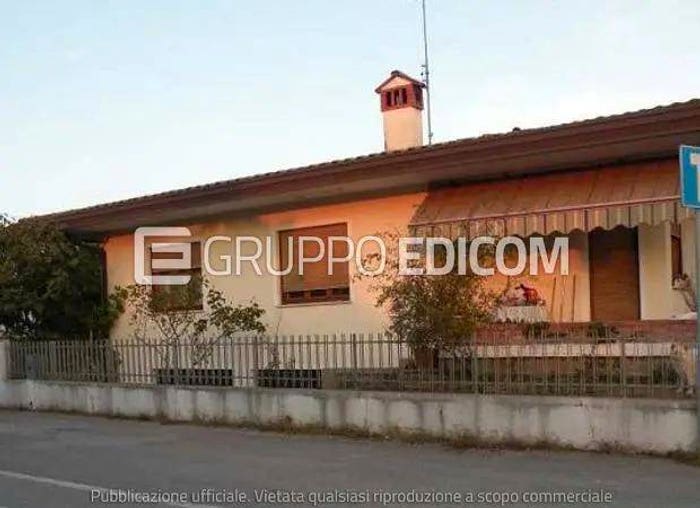 Casa quadrilocale in vendita in Via Piemonte, Centro, Porcia