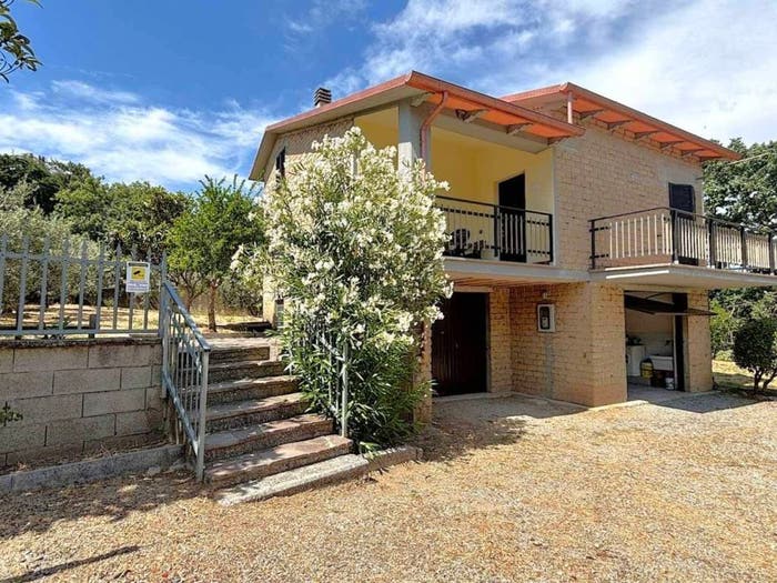 Appartamento con 6 locali in vendita in Via Perugia, Centro, Montegabbione
