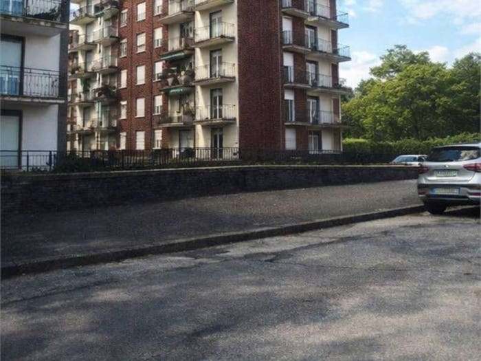 Appartamento con 5 locali in vendita in Via Roma, Lambrugo