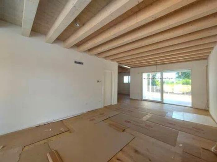 Casa con 6 locali in vendita in Via Pino Da Zara, Carbonera