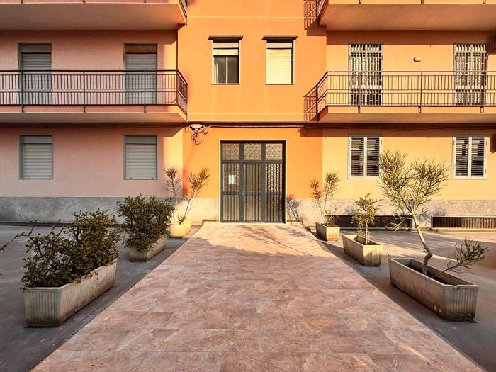 Appartamento trilocale in vendita in Via Curia, Rapisardi, Catania
