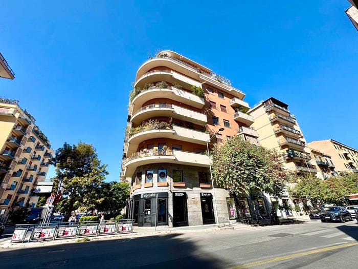 Appartamento con 6 locali in vendita in Via Giuseppe Sciuti, Notarbartolo Sciuti, Palermo