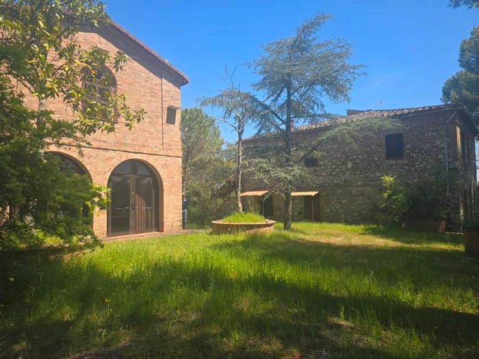Casa con 6 locali in vendita in Chiusdino