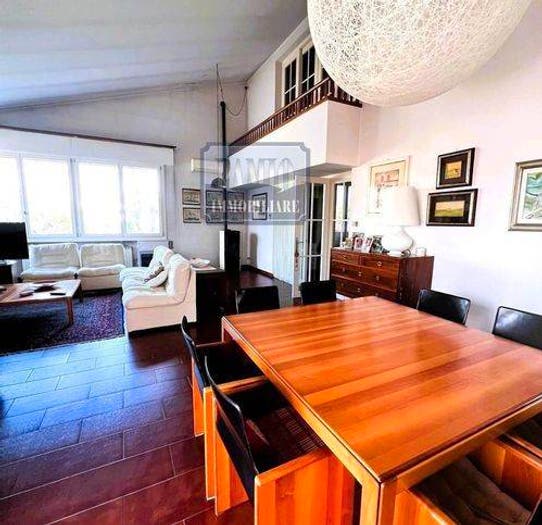 Casa con 6 locali in vendita in Giavera del Montello