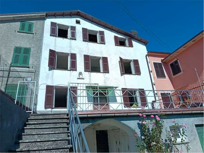 Casa con 5 locali in vendita in Centro, Varese Ligure