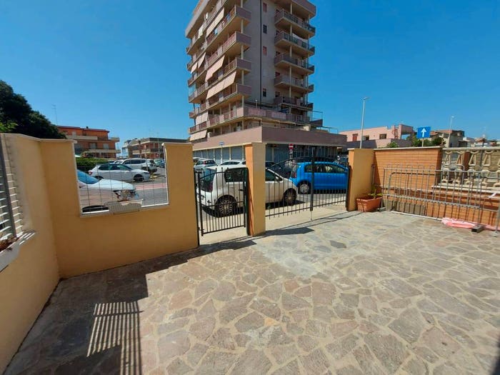 Appartamento trilocale in vendita in Piazza Innocenzo Odescalchi, Zona Domitilla, Ladispoli
