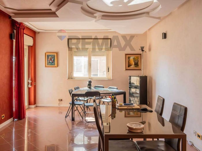 Appartamento con 6 locali in vendita in Via Firenze, Centro, Pachino