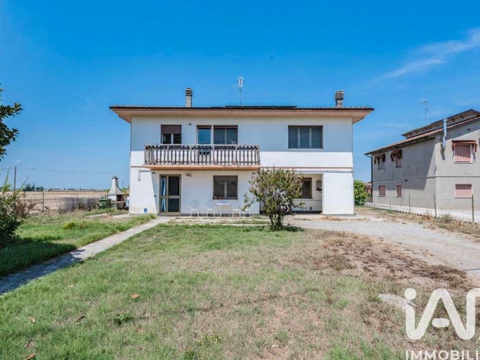 Casa con 6 locali in vendita in Via Comunale, Bondeno