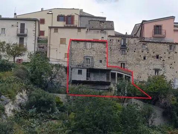 Casa con 6 locali in vendita in Altino