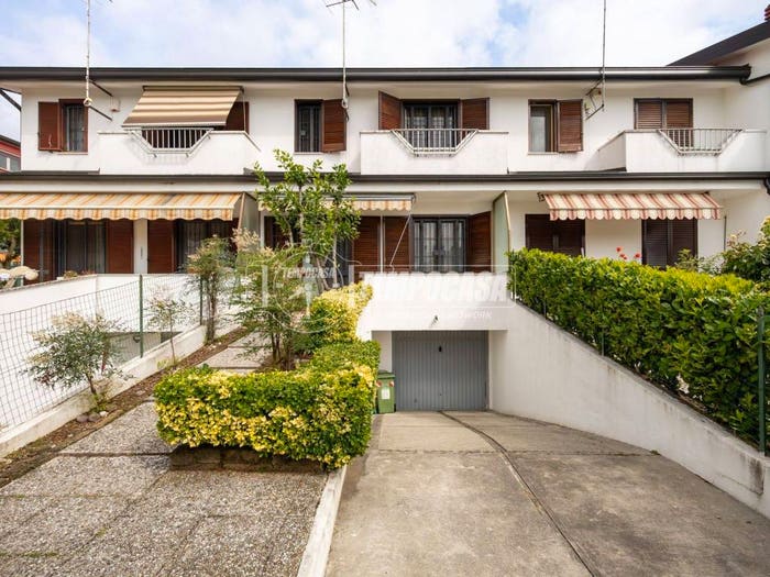Casa quadrilocale in vendita in Via D'acquisto, Gorgonzola