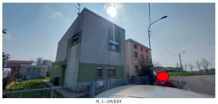 Casa quadrilocale in vendita in Via Valli, Gavello, Mirandola