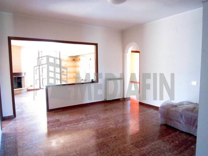 Appartamento con 6 locali in vendita in VIALE VIRGILIO, Rossano Stazione, CoriglianoRossano